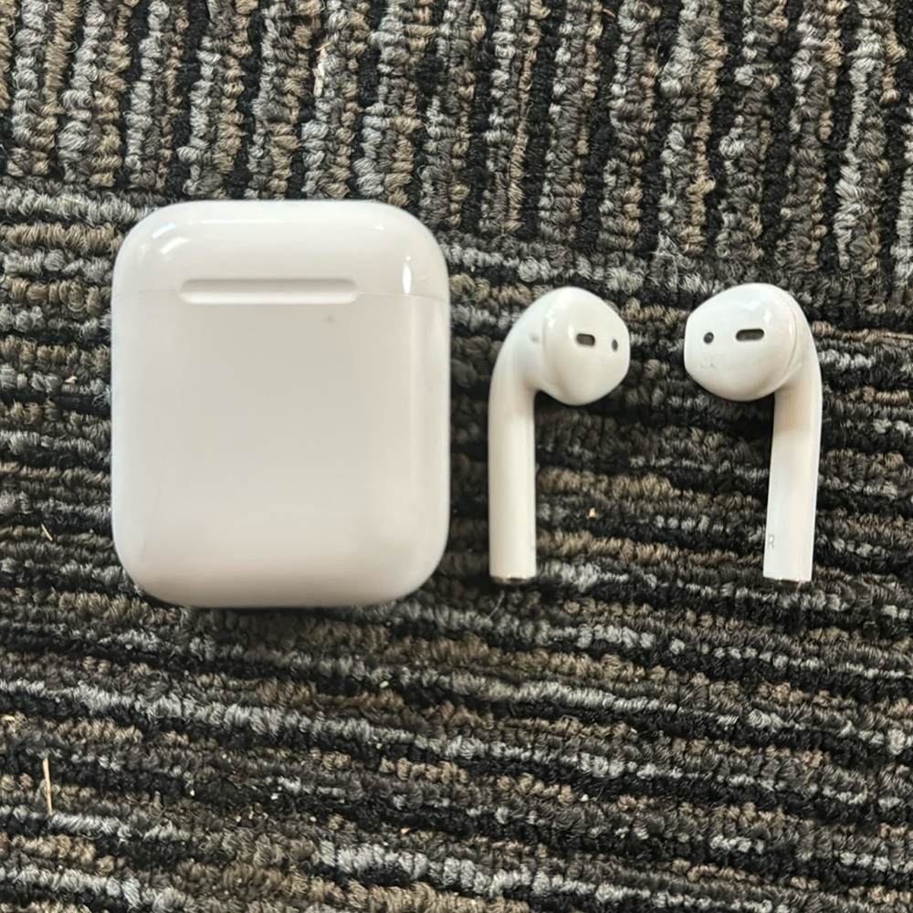 Apple AirPods